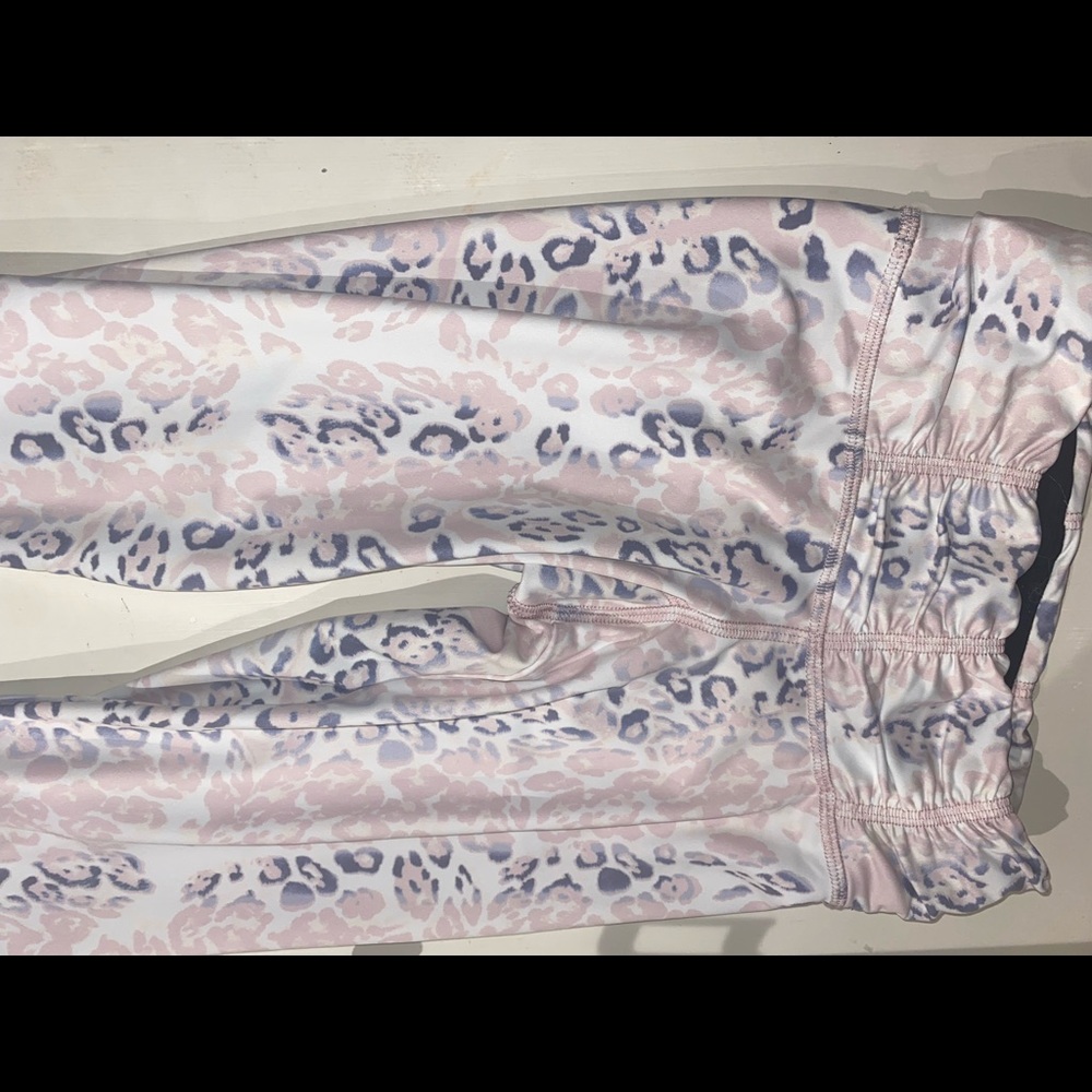 Animal print pink and white workout leggings never worn